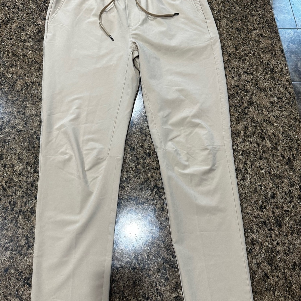 Classic Men's Khaki Chinos